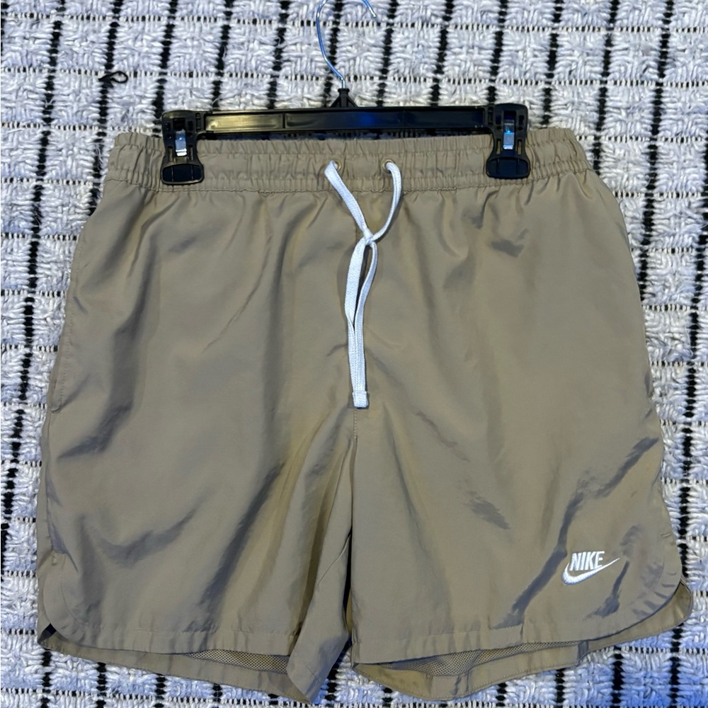 Nike Beige Sports Shorts - Picture 1 of 3